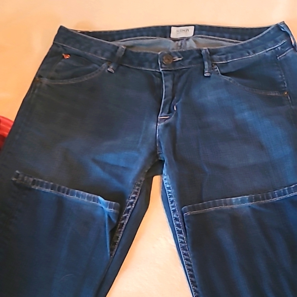 HUDSON JEANS  SIZE 29